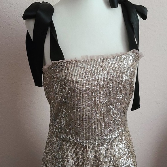 NWT Gal Meets Glam Waterfall Sequin Fit & Flare Dress - Picture 14 of 17